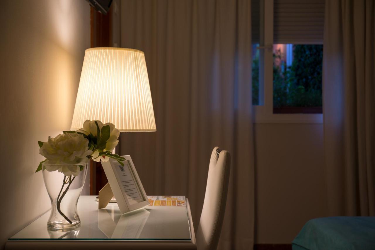 Hotel Romerito Malaga Ngoại thất bức ảnh