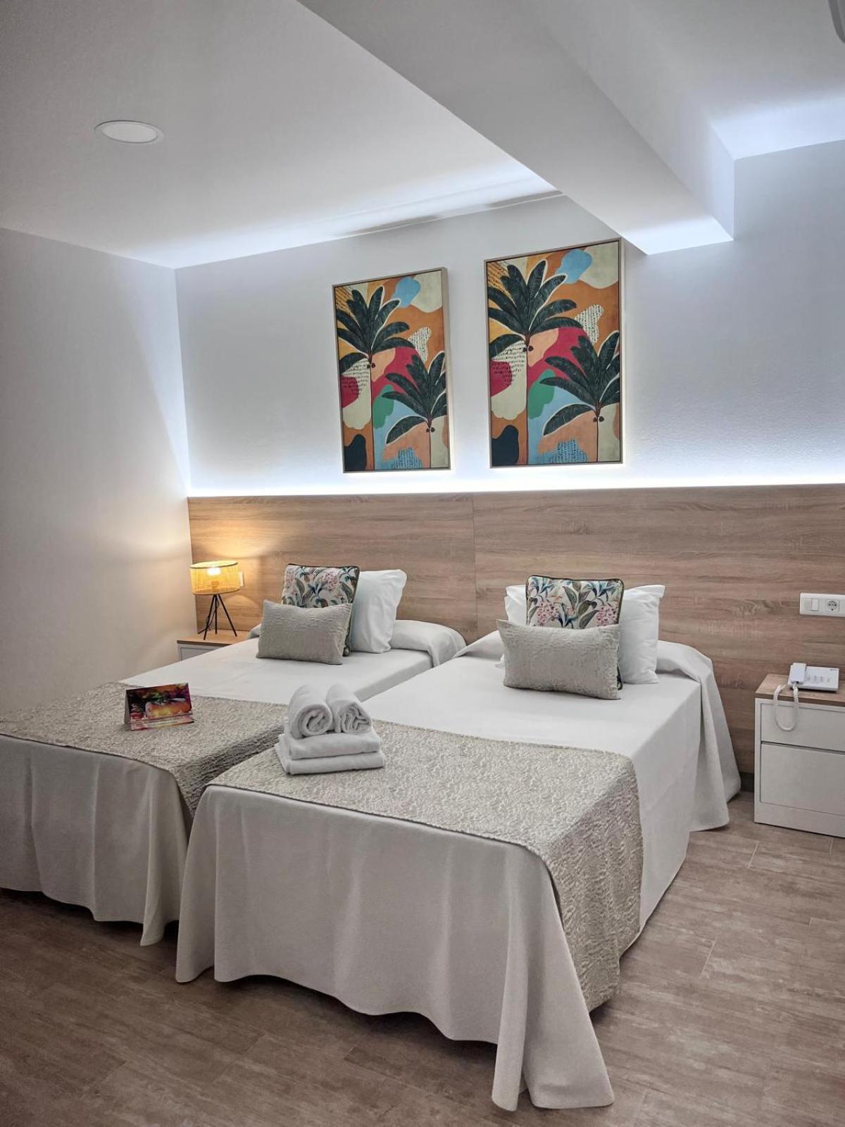 Hotel Romerito Malaga Ngoại thất bức ảnh