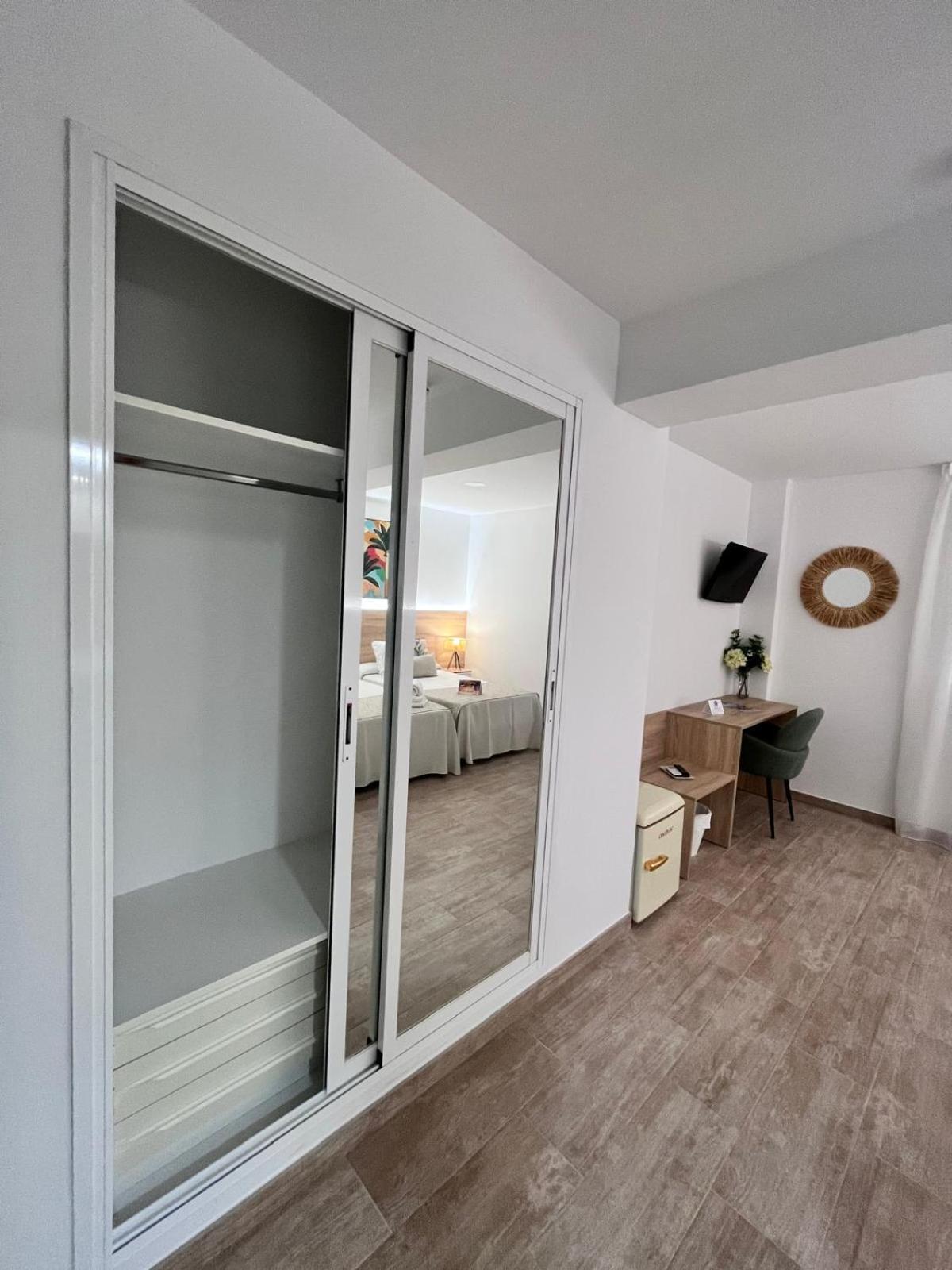 Hotel Romerito Malaga Ngoại thất bức ảnh